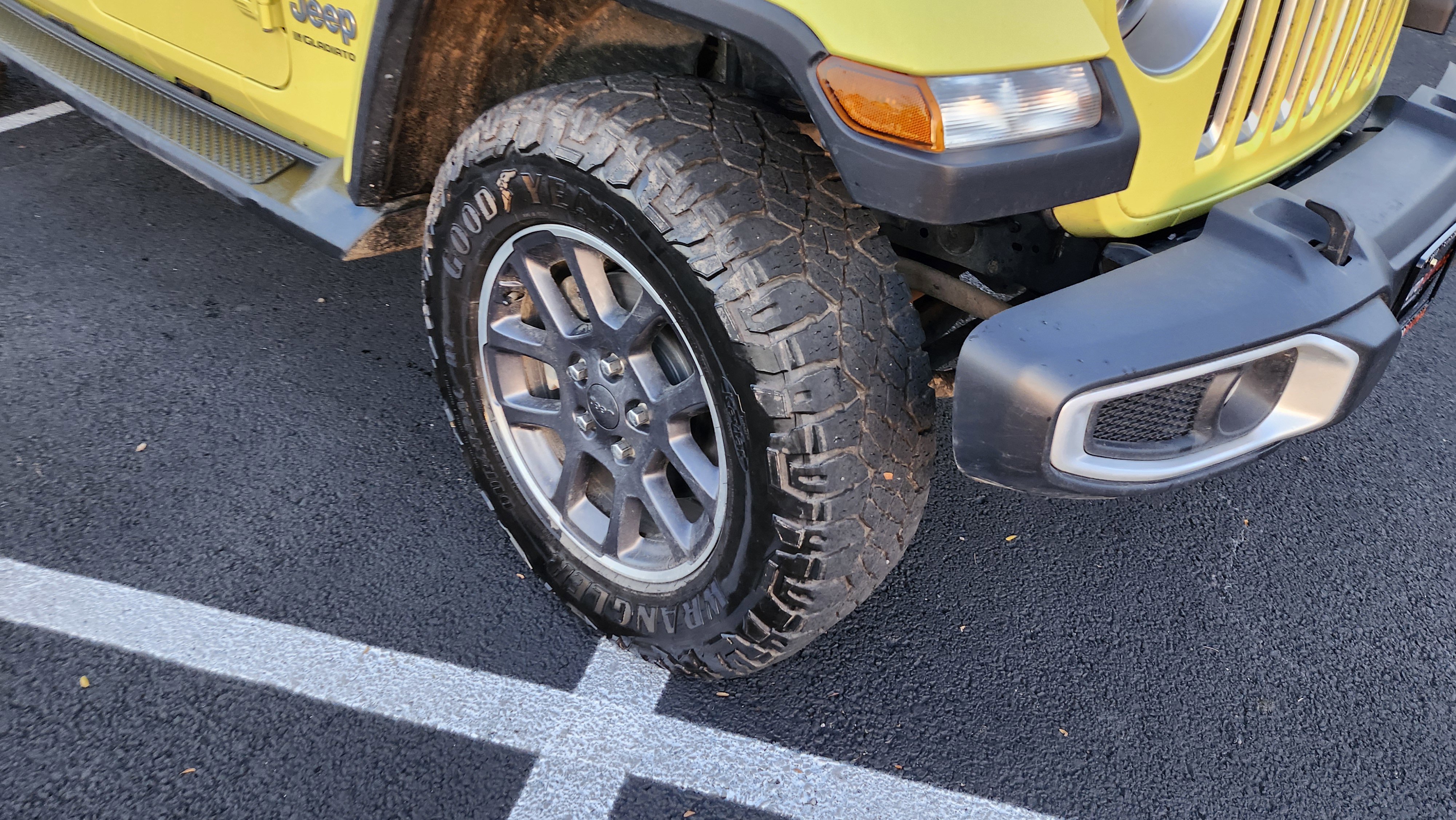 Used 2023 Jeep Gladiator Overland w/ Cold Weather Group image 31