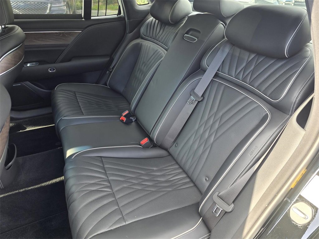 Used 2024 Genesis G90 3.5T image 23