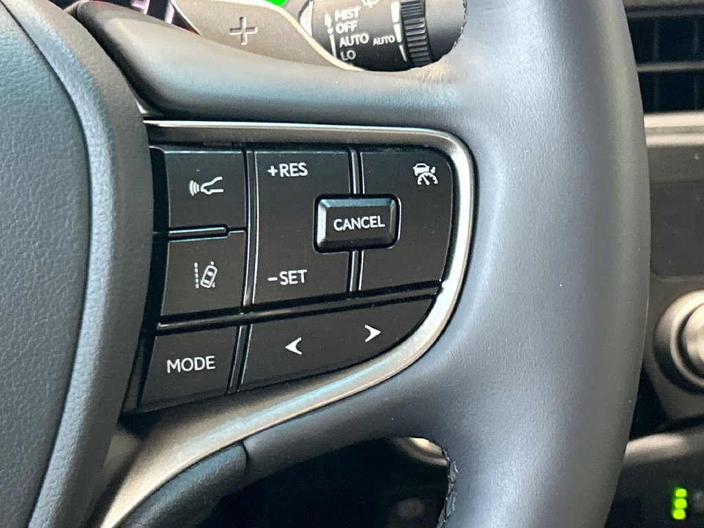 Used 2024 Lexus ES 300h w/ Premium Package FWD image 32