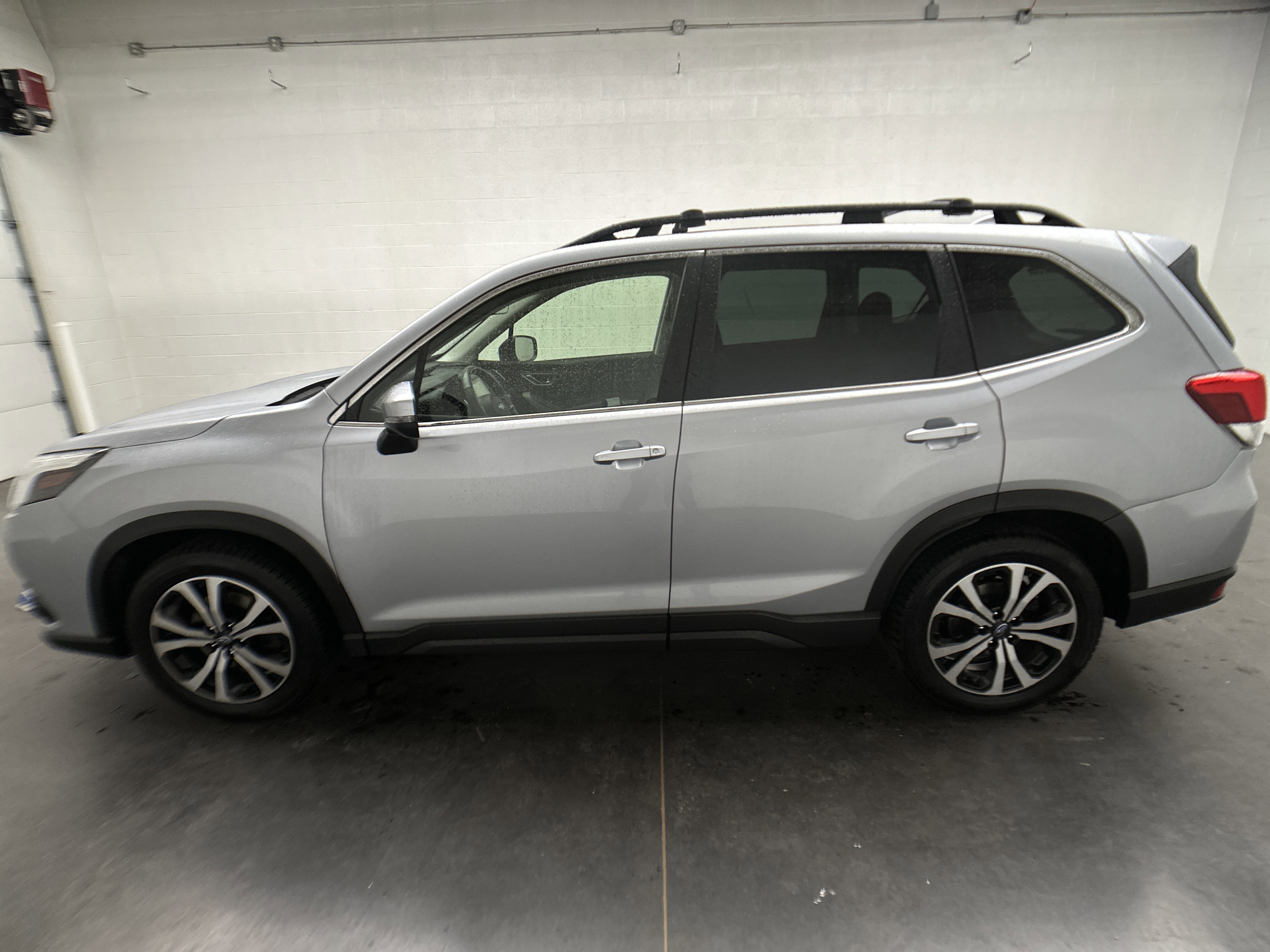 Used 2022 Subaru Forester Limited w/ Popular Package #2 AWD/4WD image 6