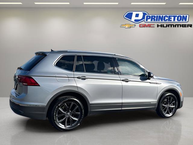 Used 2024 Volkswagen Tiguan SE image 8