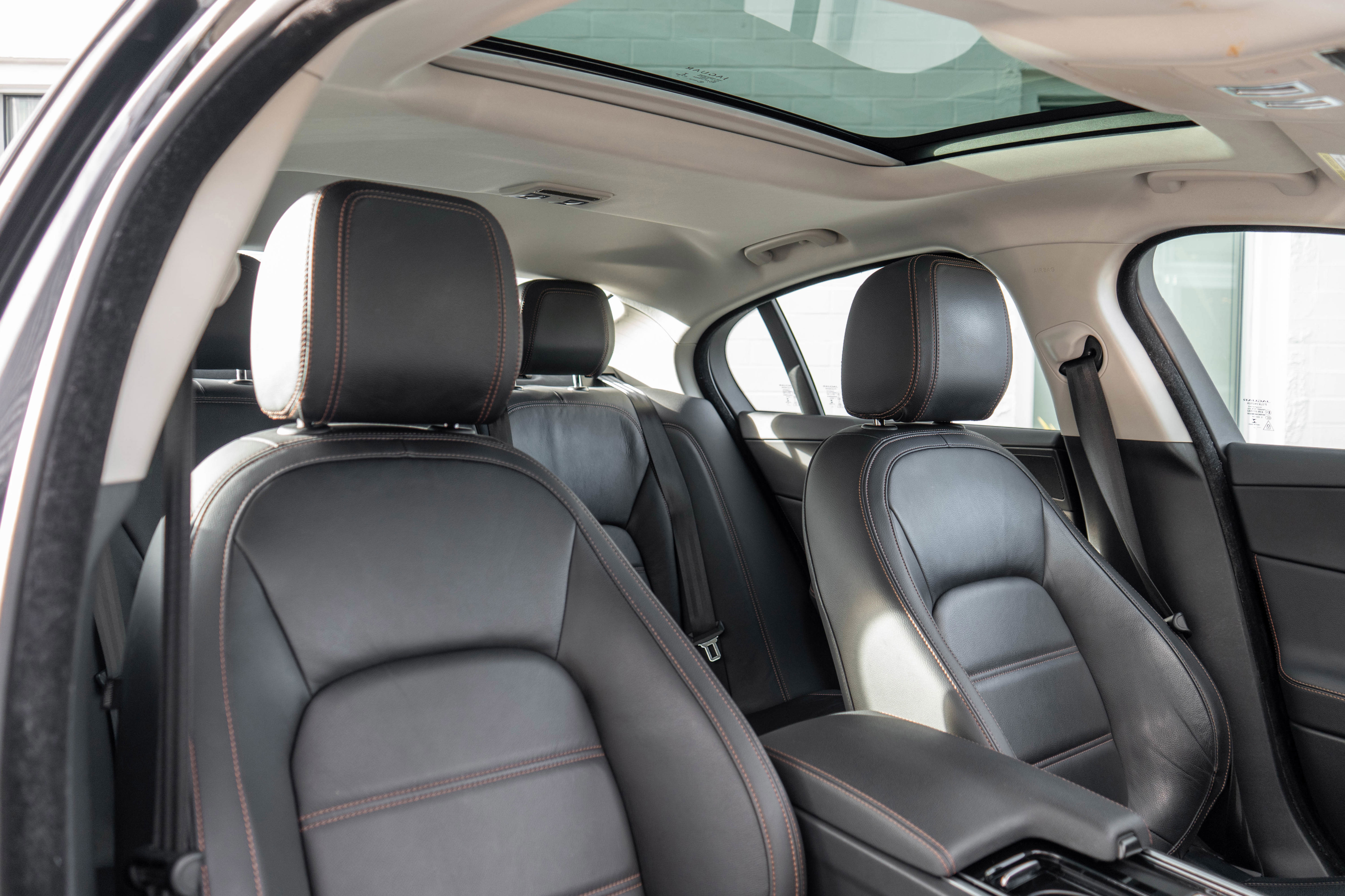 Used 2018 Jaguar XE Prestige image 27