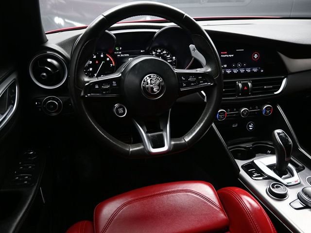 Used 2023 Alfa Romeo Giulia Veloce RWD image 19