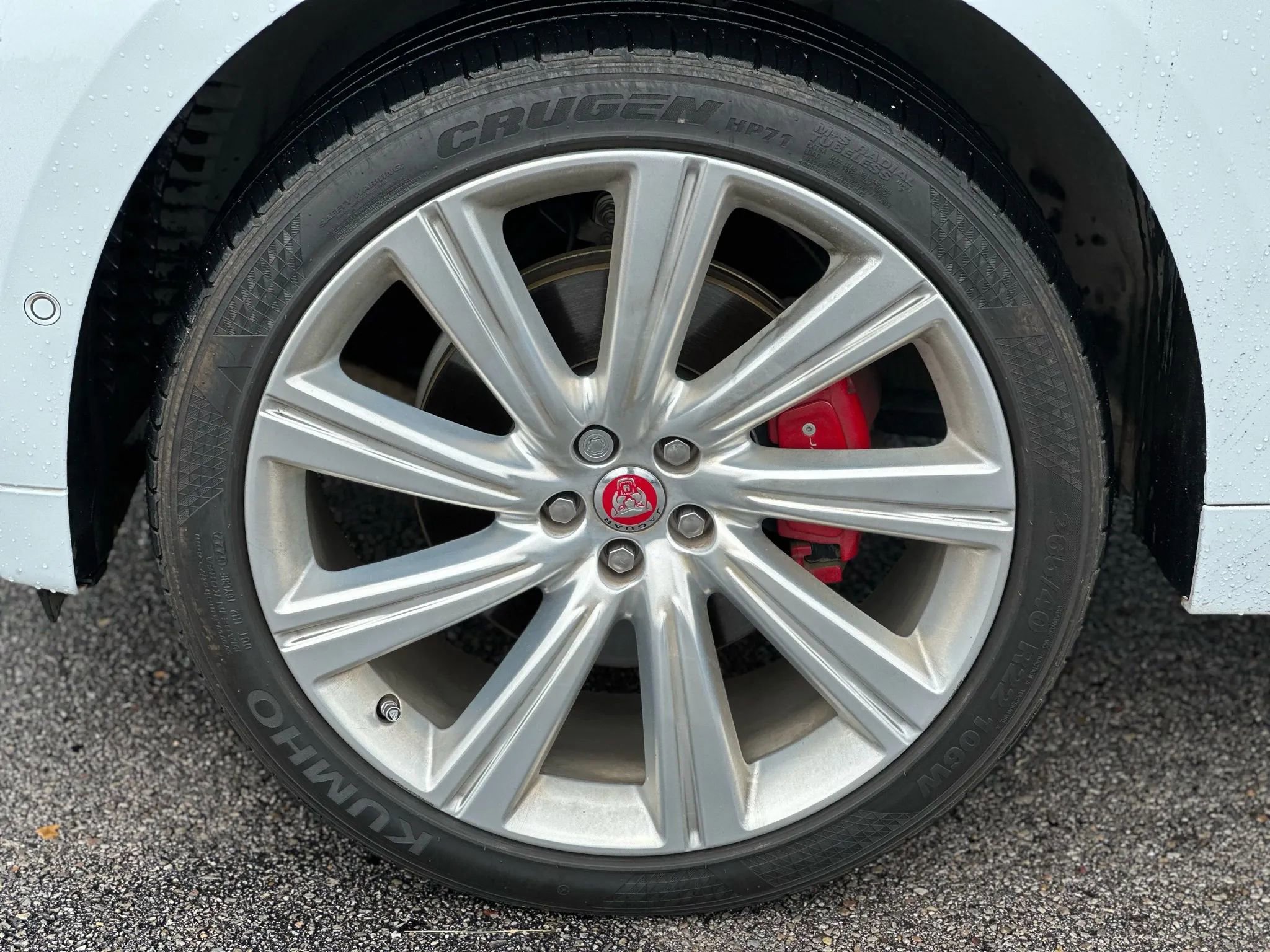 Used 2019 Jaguar F-PACE S image 22