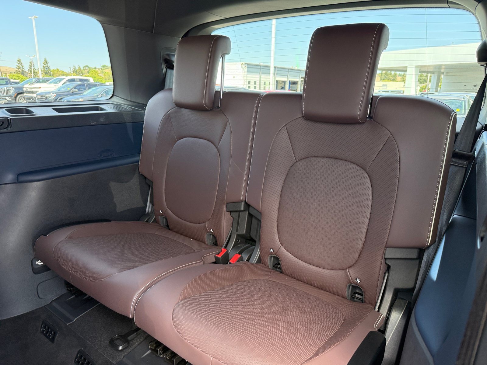 Certified 2025 Volkswagen ID. Buzz 1st Edition RWD image 21
