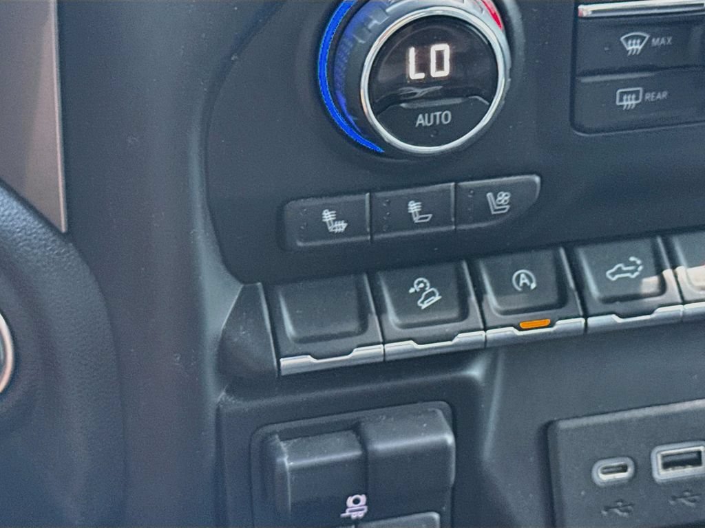 Used 2019 Chevrolet Silverado 1500 LTZ w/ LTZ Convenience Package AWD/4WD image 22