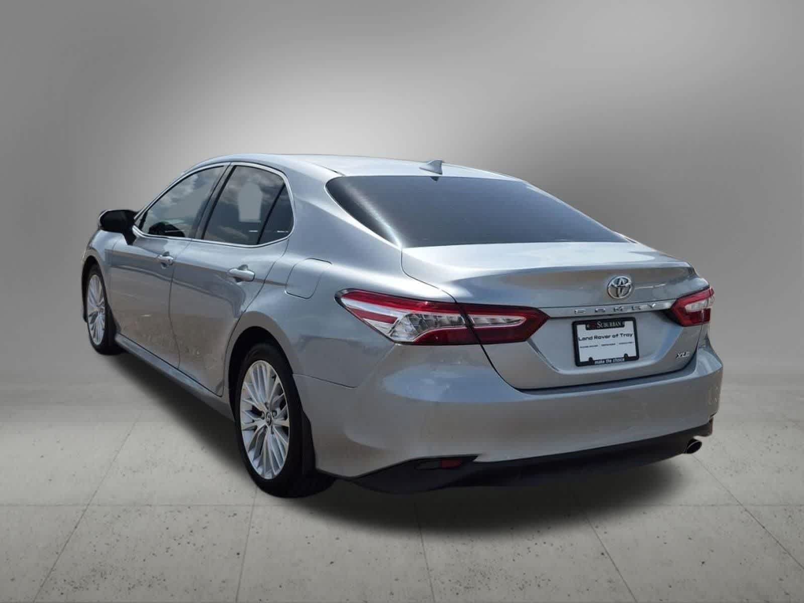 Used 2020 Toyota Camry XLE FWD image 4
