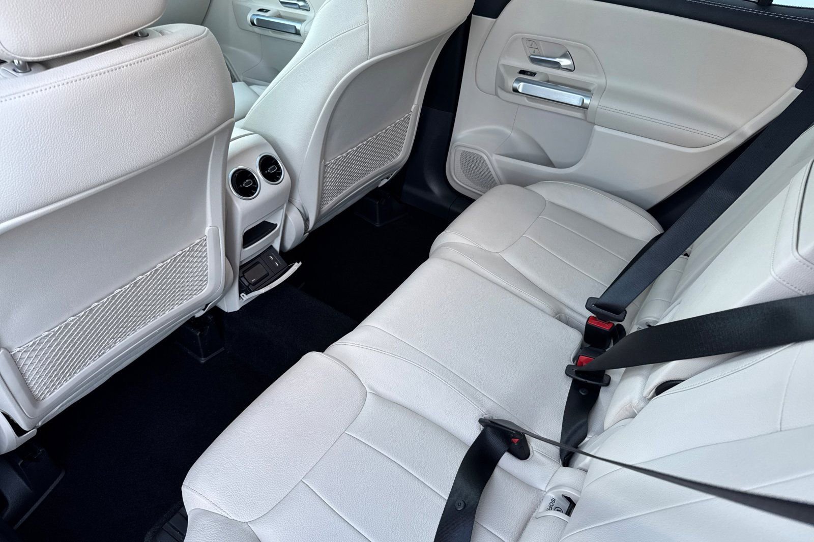 Certified 2025 Mercedes-Benz GLB 250 image 13