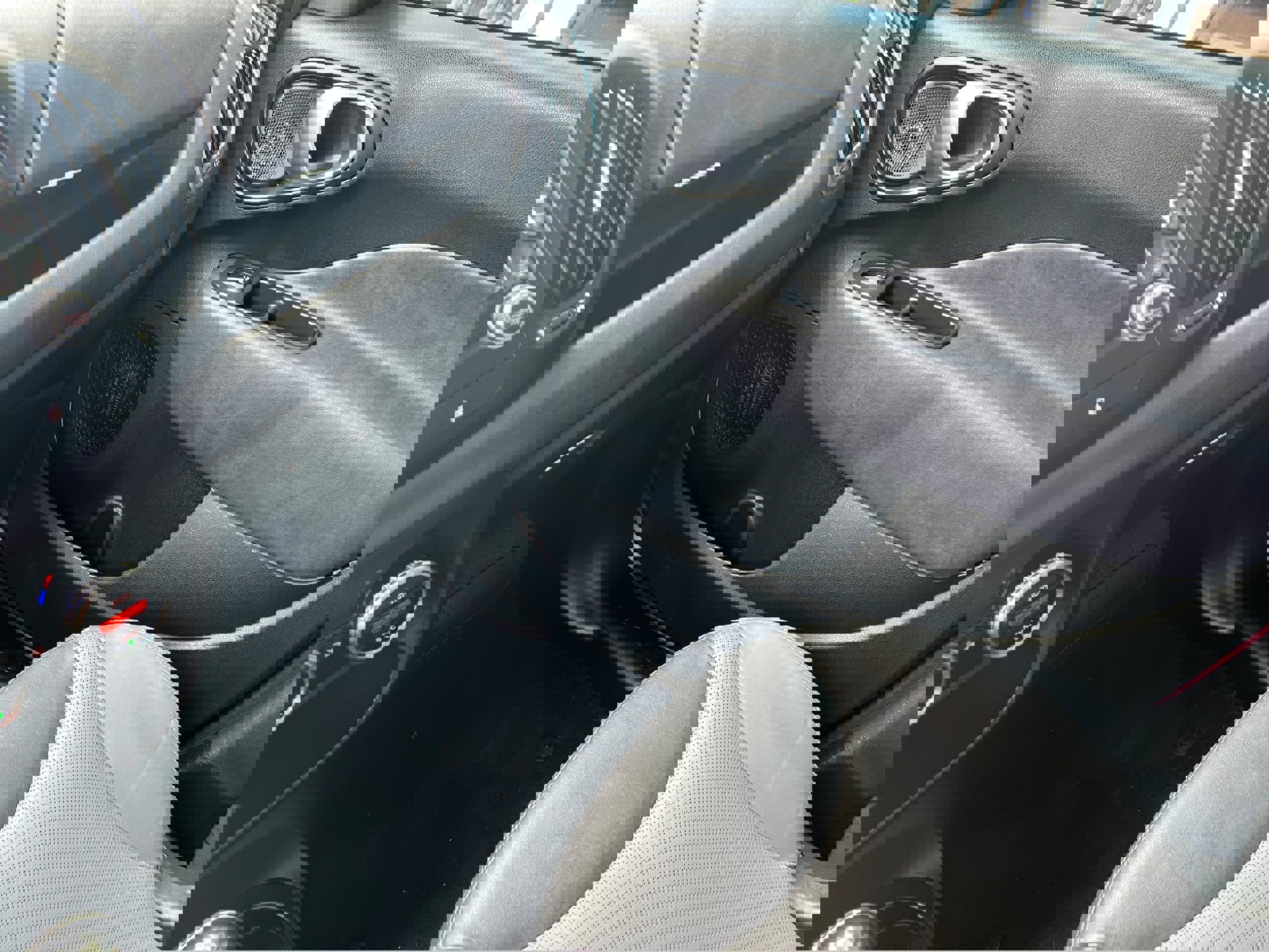 Used 2014 FIAT 500L Lounge w/ Mutually Exclusive Package image 17