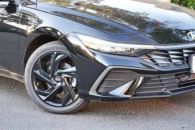 New 2026 Hyundai Elantra Sport FWD image 4