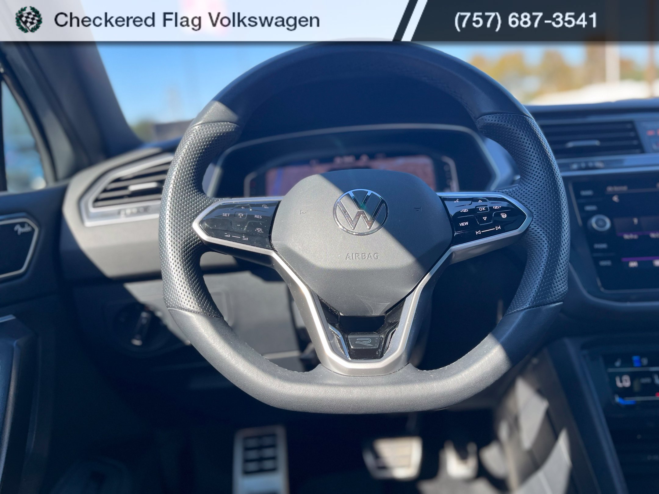 Used 2024 Volkswagen Tiguan SEL R-Line AWD/4WD image 39