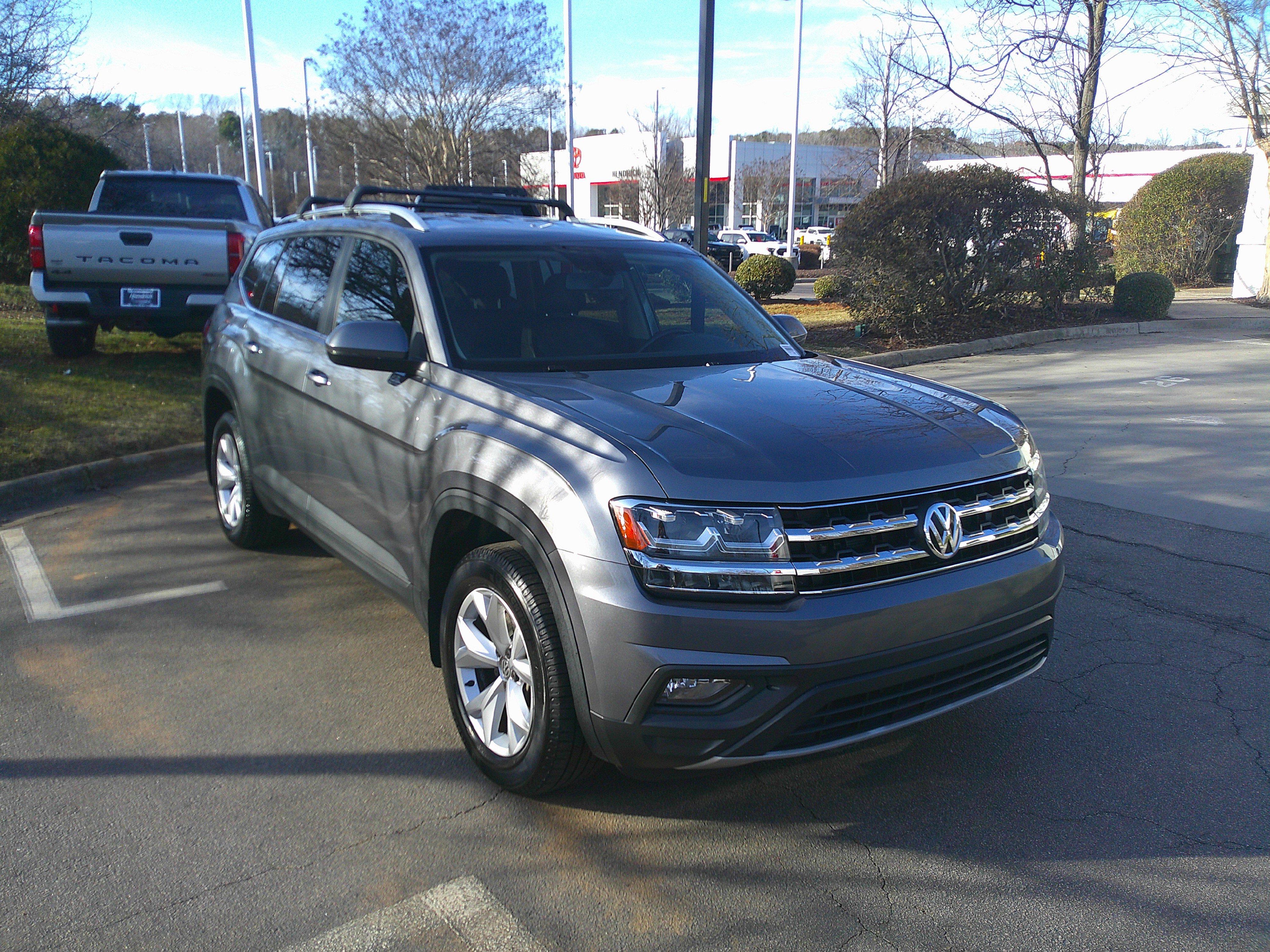 Used 2018 Volkswagen Atlas SE image 2