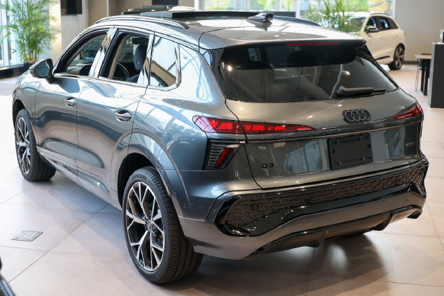 New 2026 Audi Q3 quattro 2.0T AWD/4WD image 2