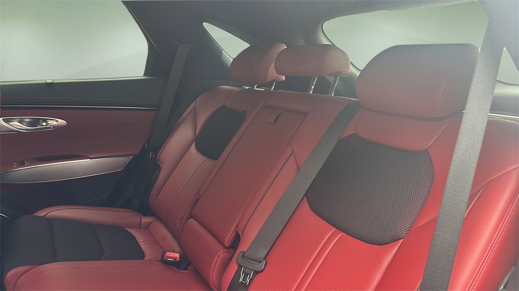 Used 2023 Genesis GV70 2.5T w/ Sport Prestige Package image 10