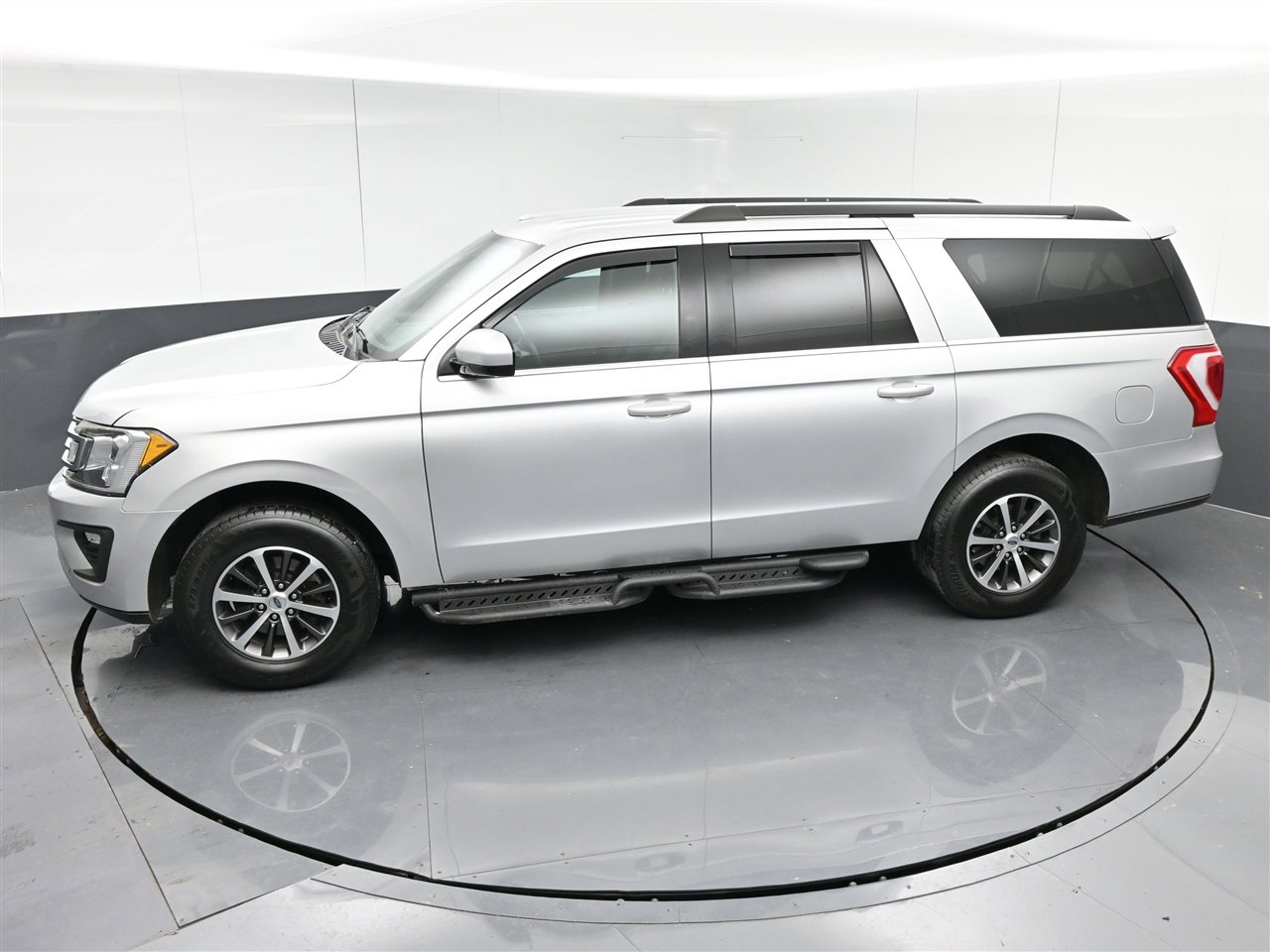 Used 2019 Ford Expedition Max XLT image 29