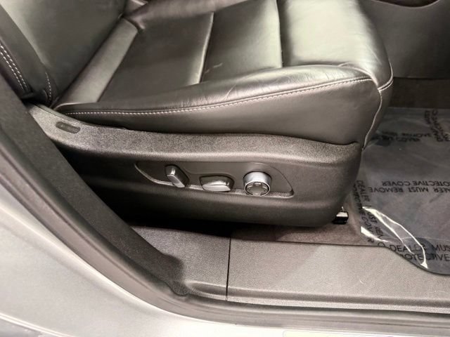 Used 2025 Cadillac XT4 Premium Luxury FWD image 22