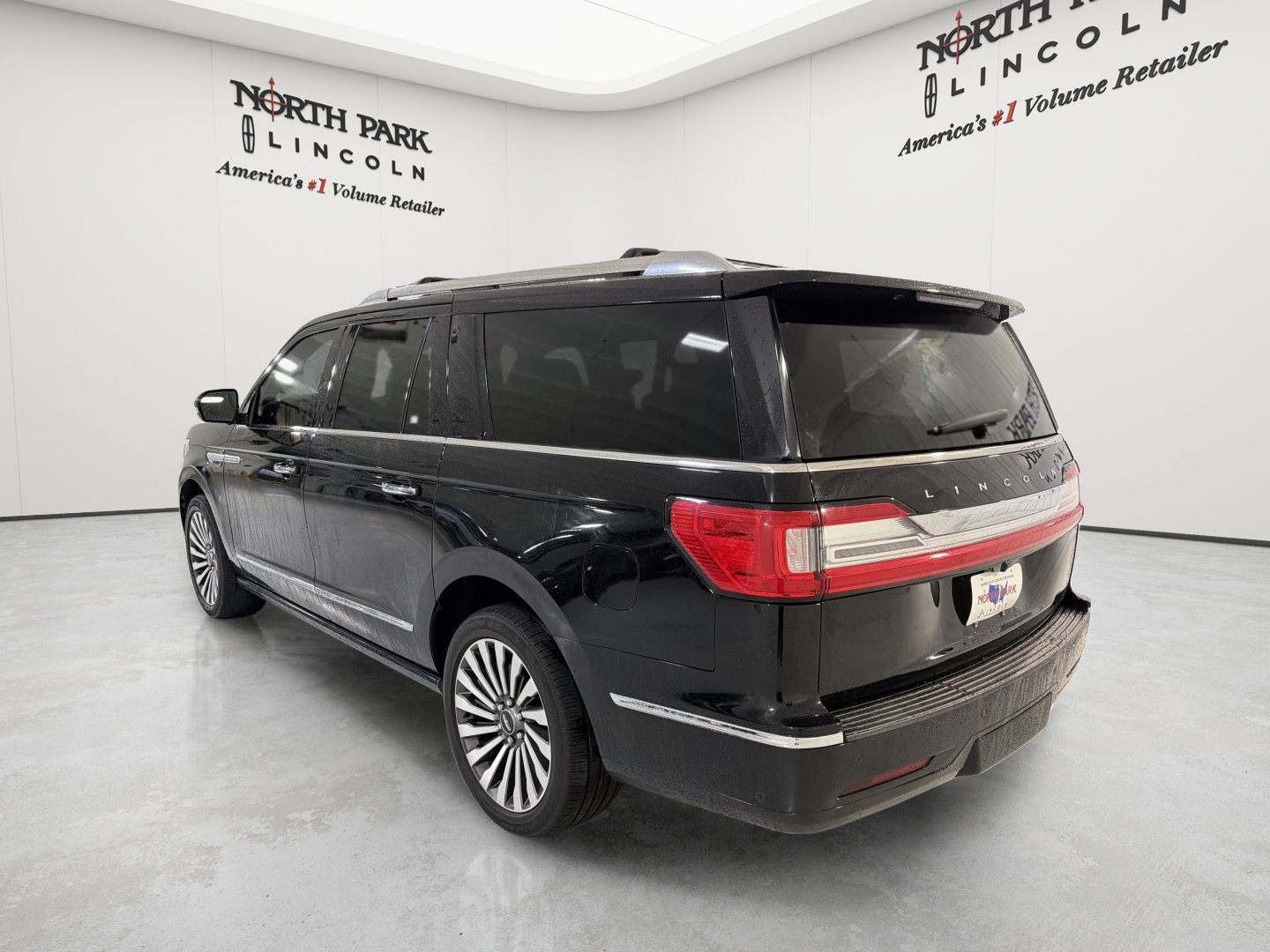 Used 2018 Lincoln Navigator L Reserve w/ Technology Package AWD/4WD image 27