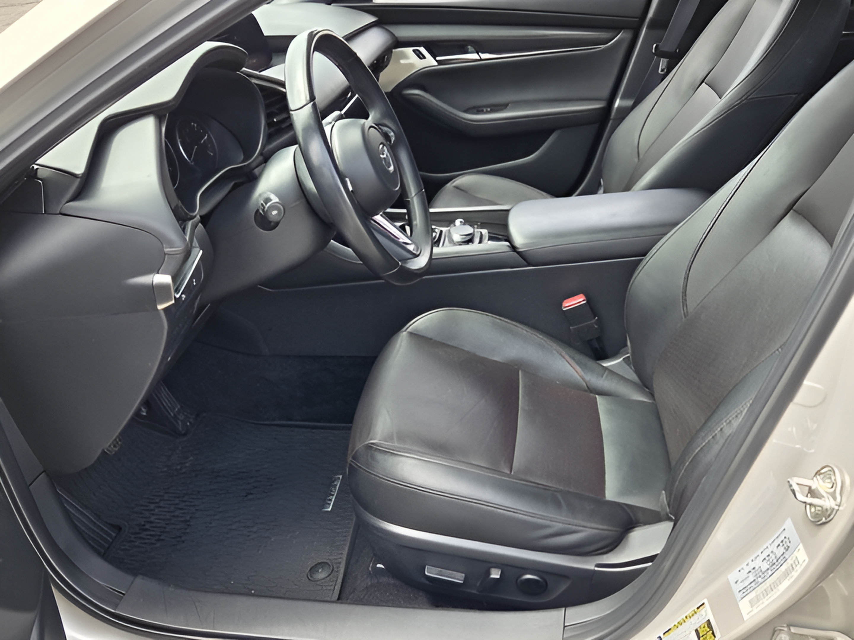 Used 2024 MAZDA MAZDA3 s FWD image 9
