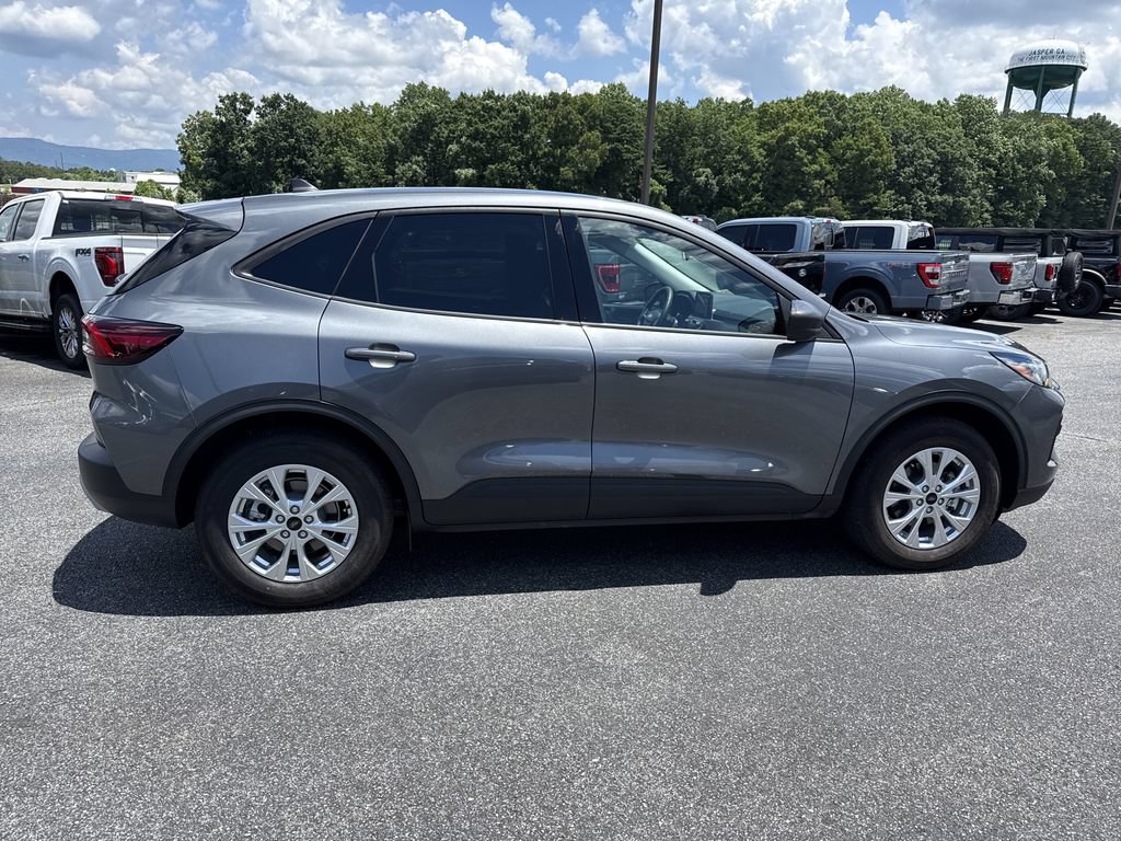 Used 2026 Ford Escape Active w/ Cold Weather Package FWD image 8