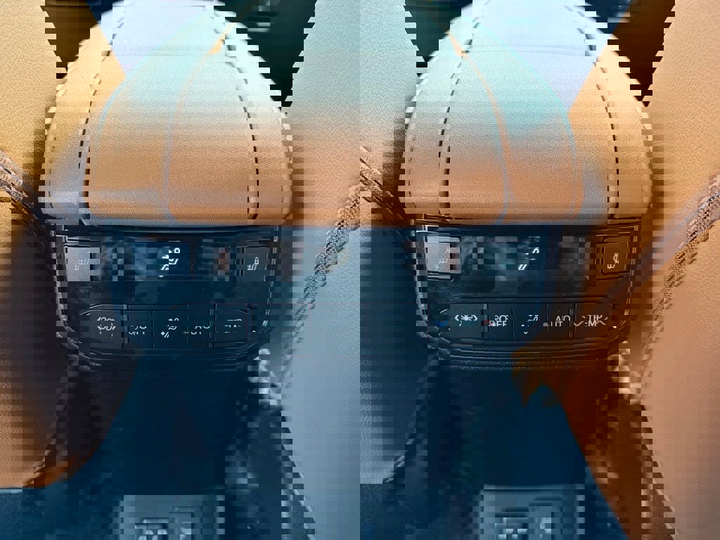 New 2026 Toyota Highlander Platinum image 8