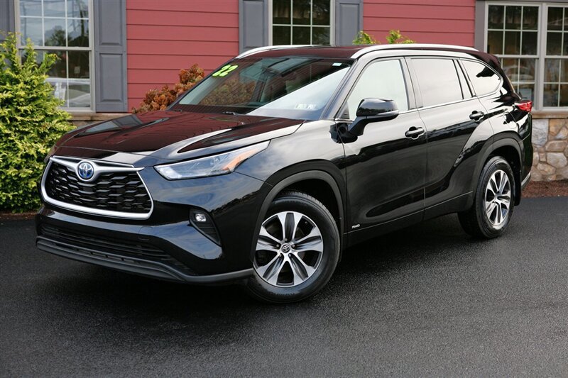Used 2022 Toyota Highlander XLE image 1