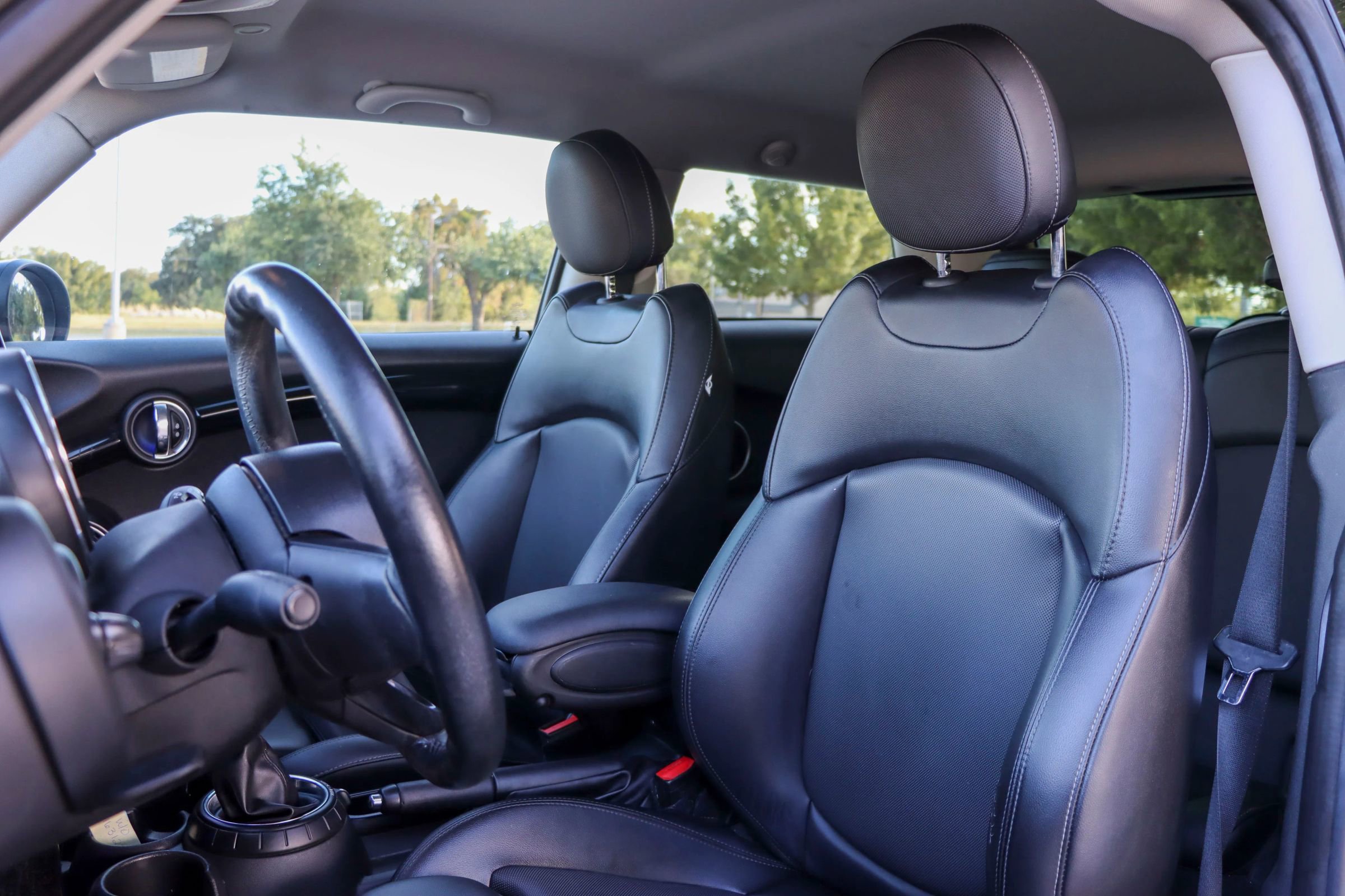 Used 2015 MINI Cooper S image 11