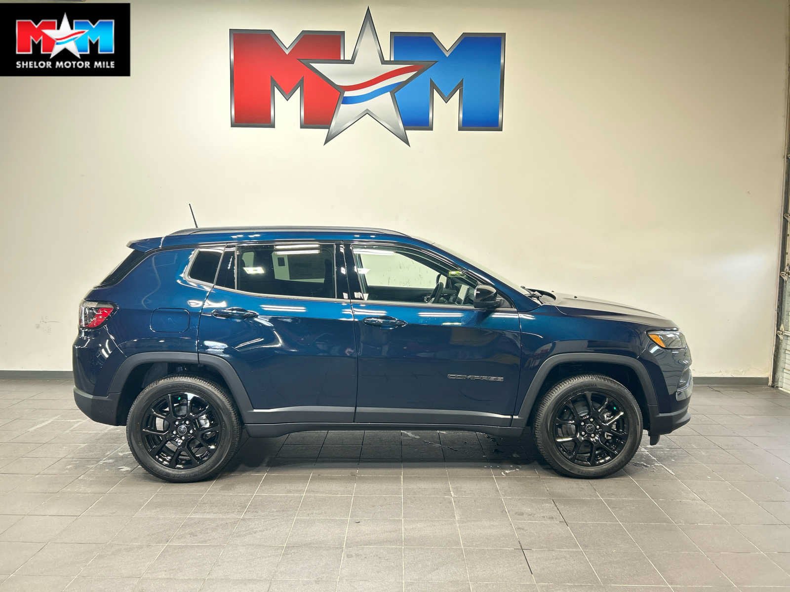 New 2026 Jeep Compass Latitude AWD/4WD image 1