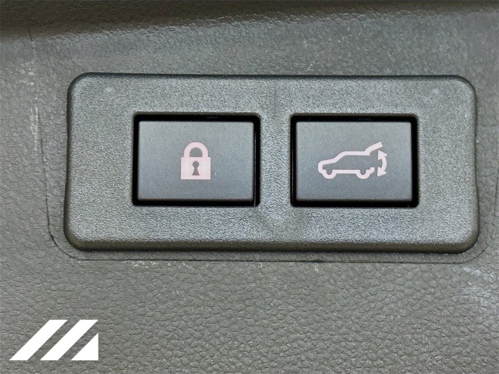 Used 2025 Subaru Outback Premium image 29