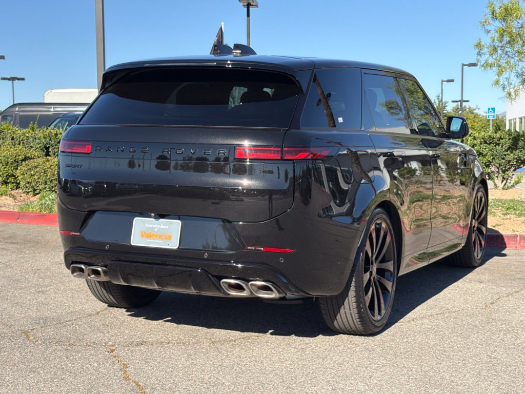 Used 2025 Land Rover Range Rover Sport Dynamic SE AWD/4WD image 9