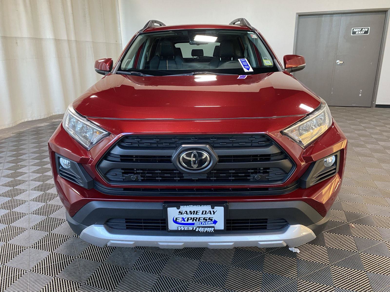 Used 2019 Toyota RAV4 Adventure AWD/4WD image 2