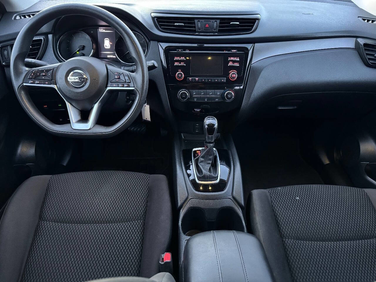 Used 2018 Nissan Rogue Sport S image 6