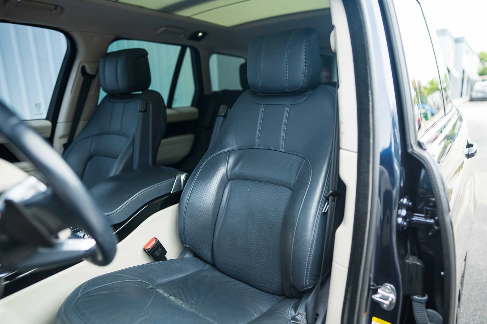 Used 2018 Land Rover Range Rover Supercharged AWD/4WD image 18