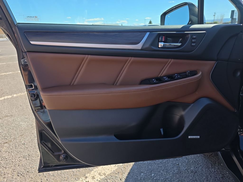 Used 2017 Subaru Outback 3.6R Touring image 11