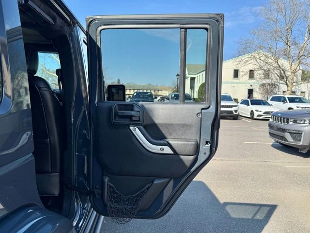 Used 2016 Jeep Wrangler Unlimited Rubicon image 26