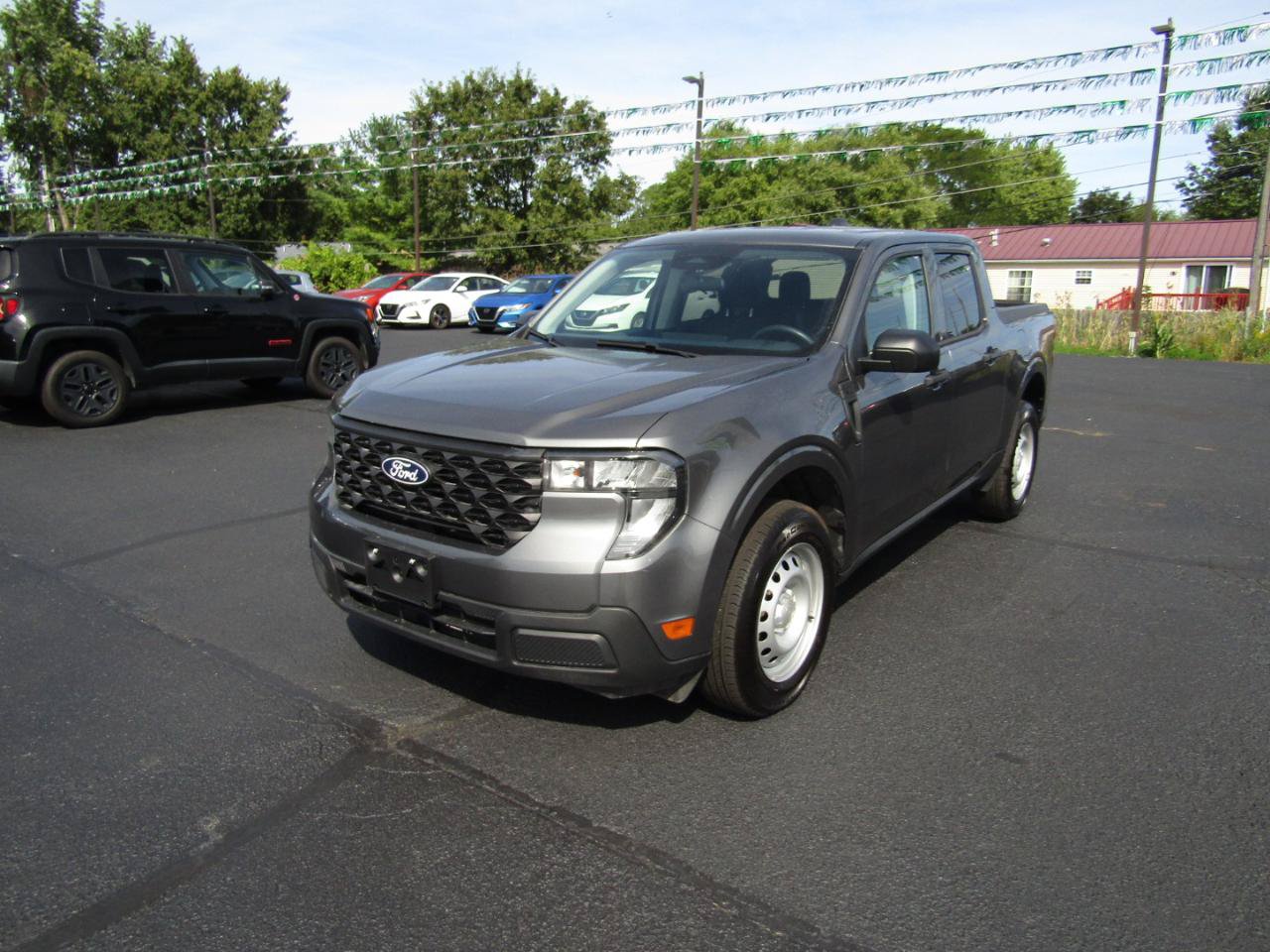 Used 2025 Ford Maverick XL w/ Equipment Group 102A AWD/4WD image 3