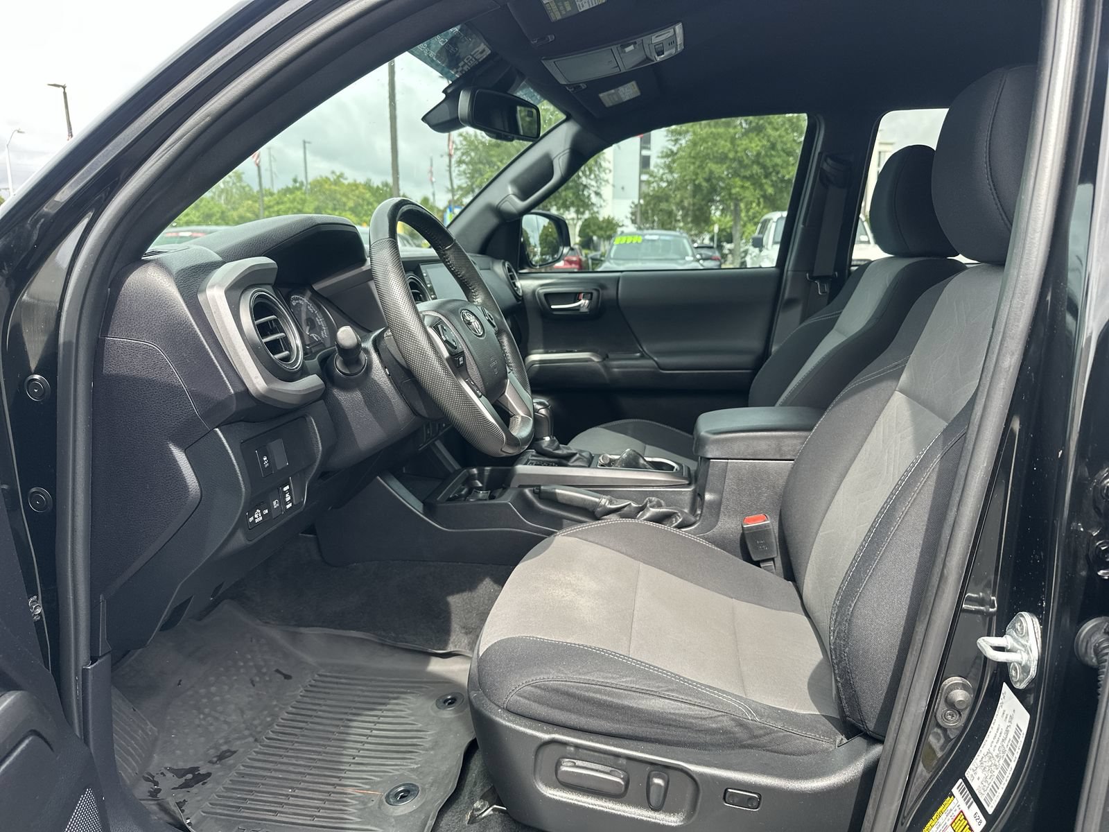 Used 2021 Toyota Tacoma TRD Sport AWD/4WD image 16