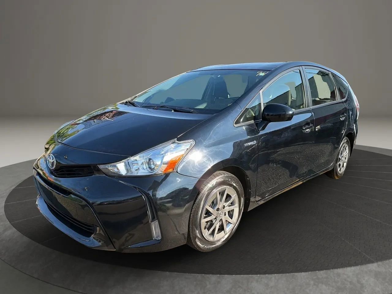Used 2017 Toyota Prius V Three w/ Carpet Mat Package FWD image 1