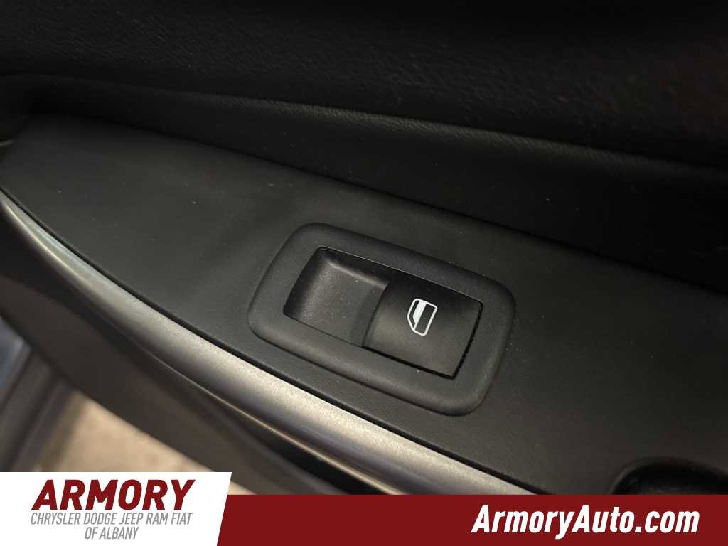 Used 2019 Jeep Cherokee Limited image 35