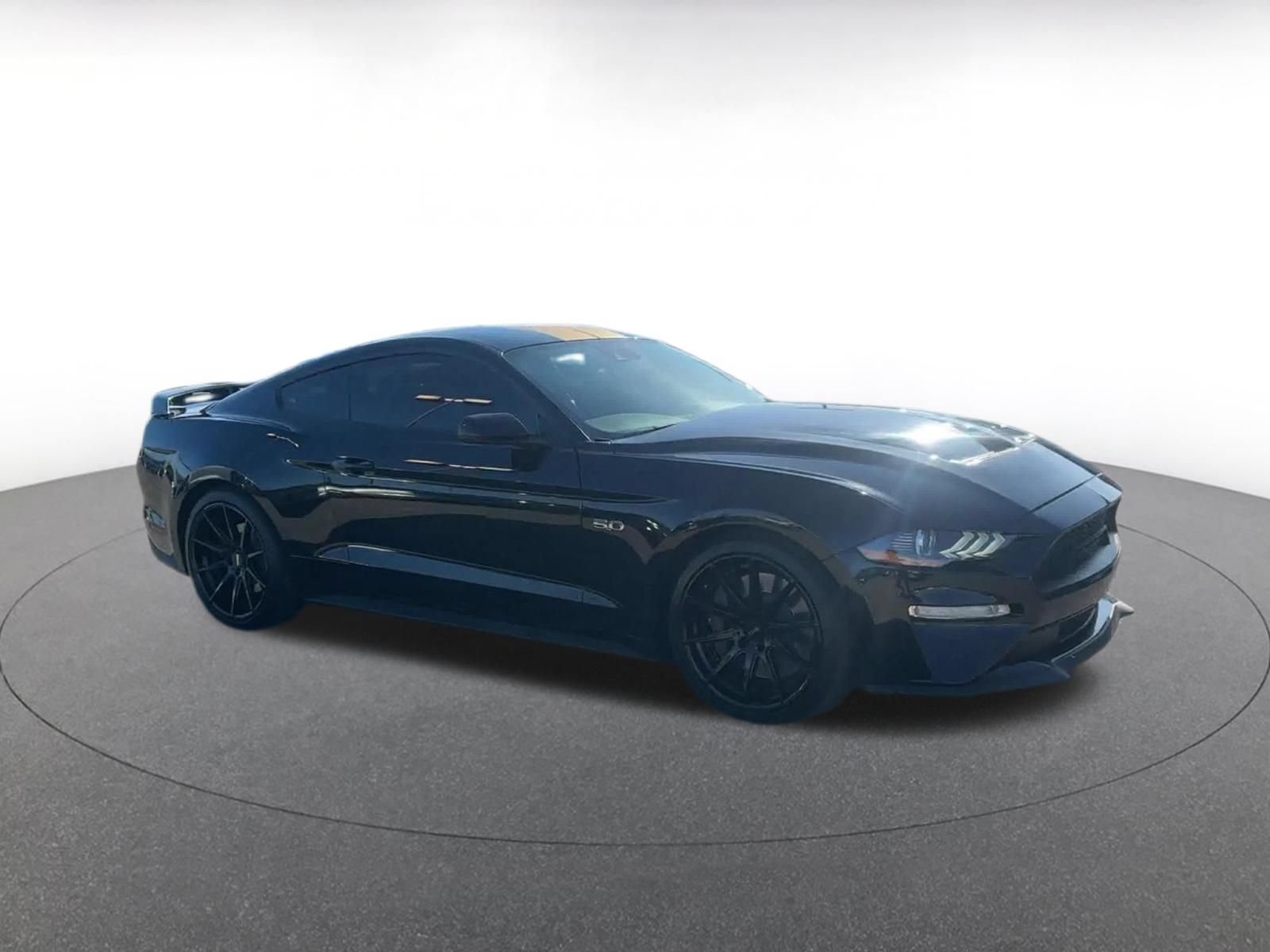 Used 2022 Ford Mustang GT Premium w/ GT Performance Package RWD image 2