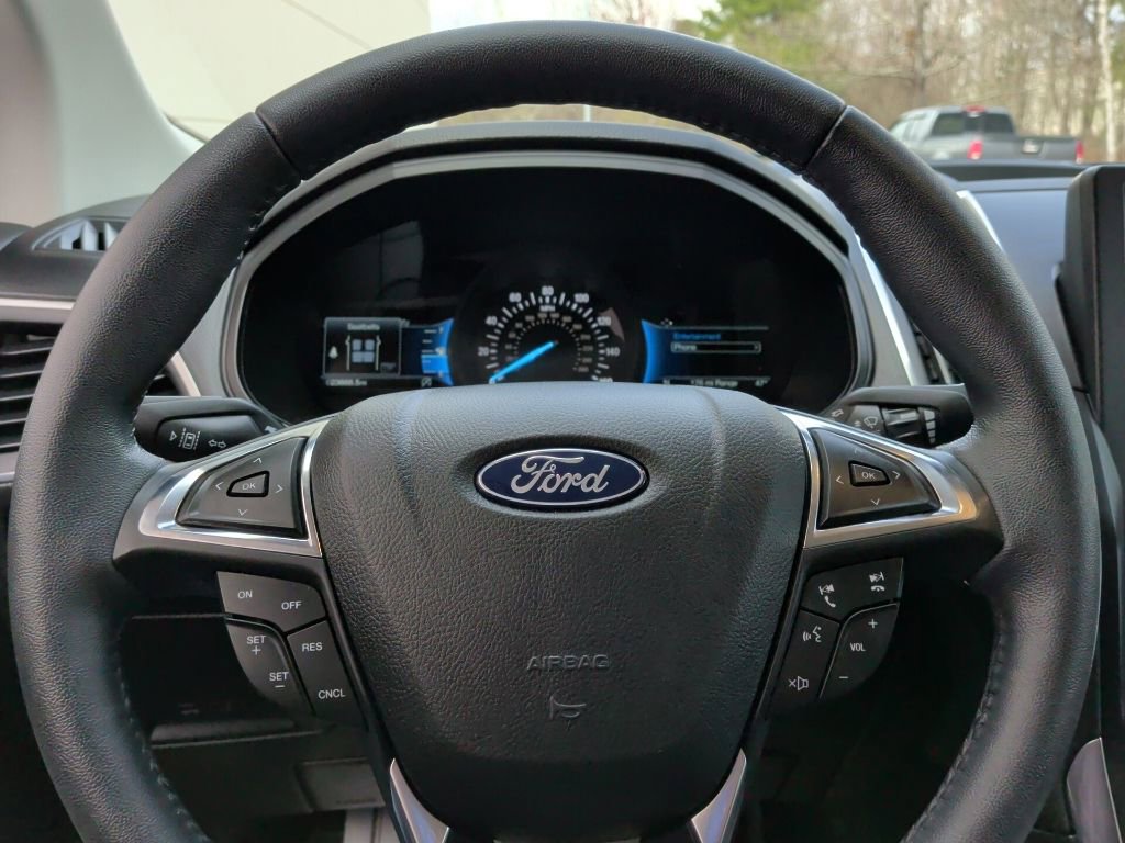 Certified 2024 Ford Edge Titanium AWD/4WD image 15