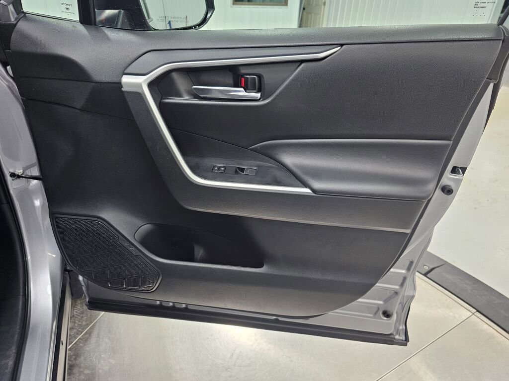 Used 2024 Toyota RAV4 XLE image 35