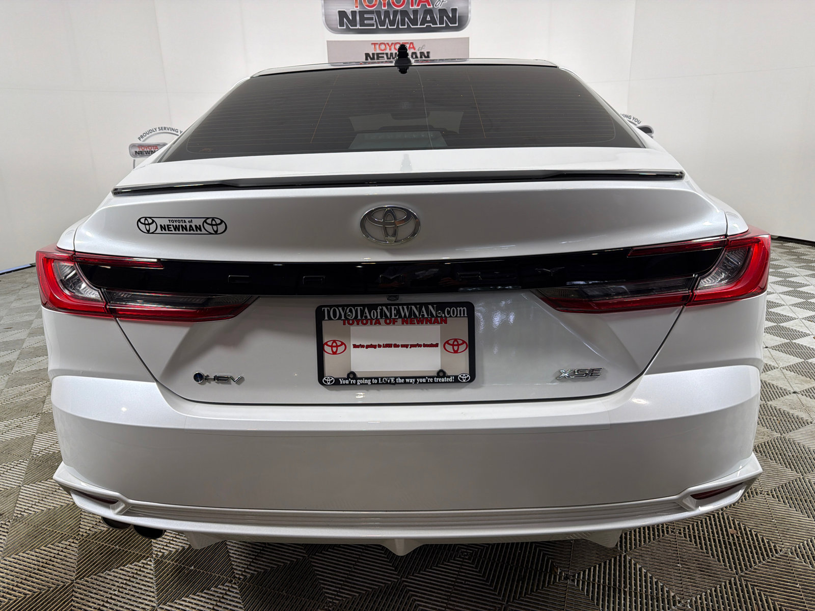 Used 2025 Toyota Camry XSE FWD image 5
