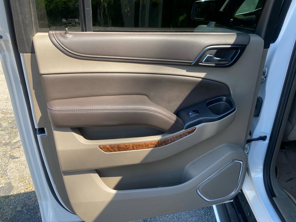 Used 2020 Chevrolet Suburban Premier AWD/4WD image 25