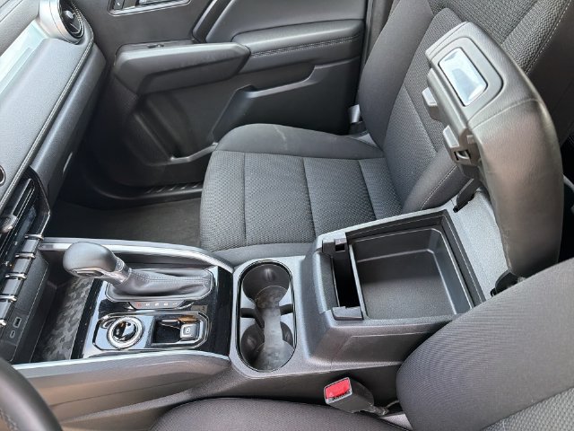 Used 2023 Chevrolet Colorado LT w/ LT Convenience Package AWD/4WD image 30