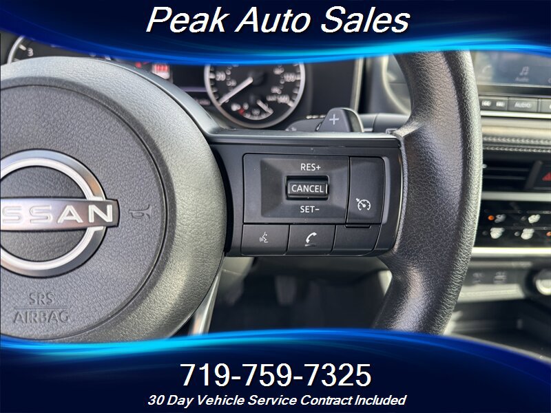 Used 2023 Nissan Rogue S image 17