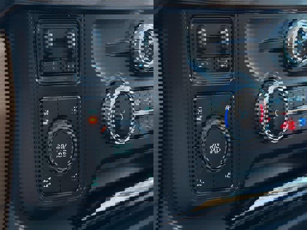 New 2026 Ford F250 Lariat w/ Lariat Ultimate Package image 46