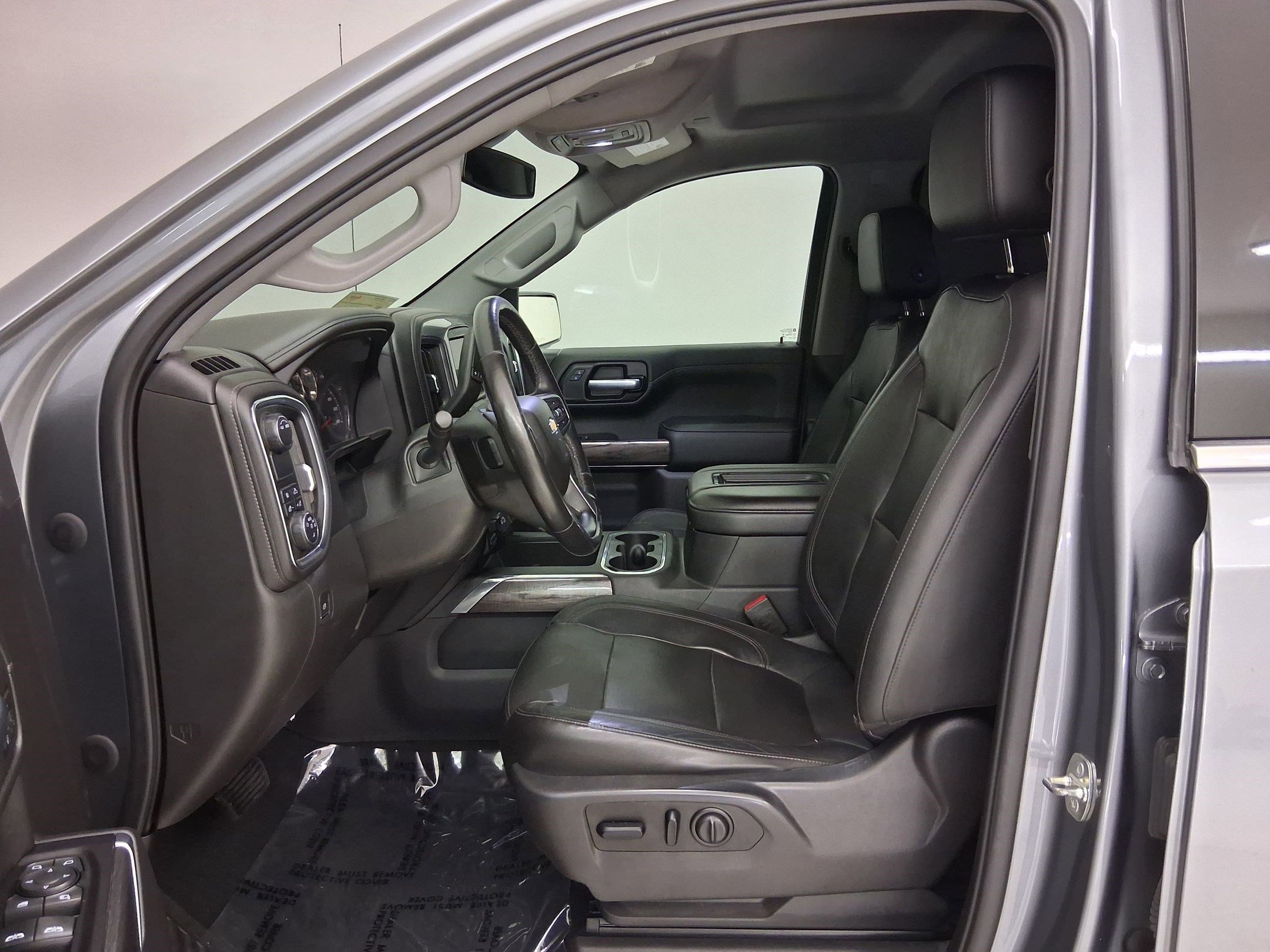 Used 2020 Chevrolet Silverado 1500 LTZ w/ LTZ Plus Package RWD image 3