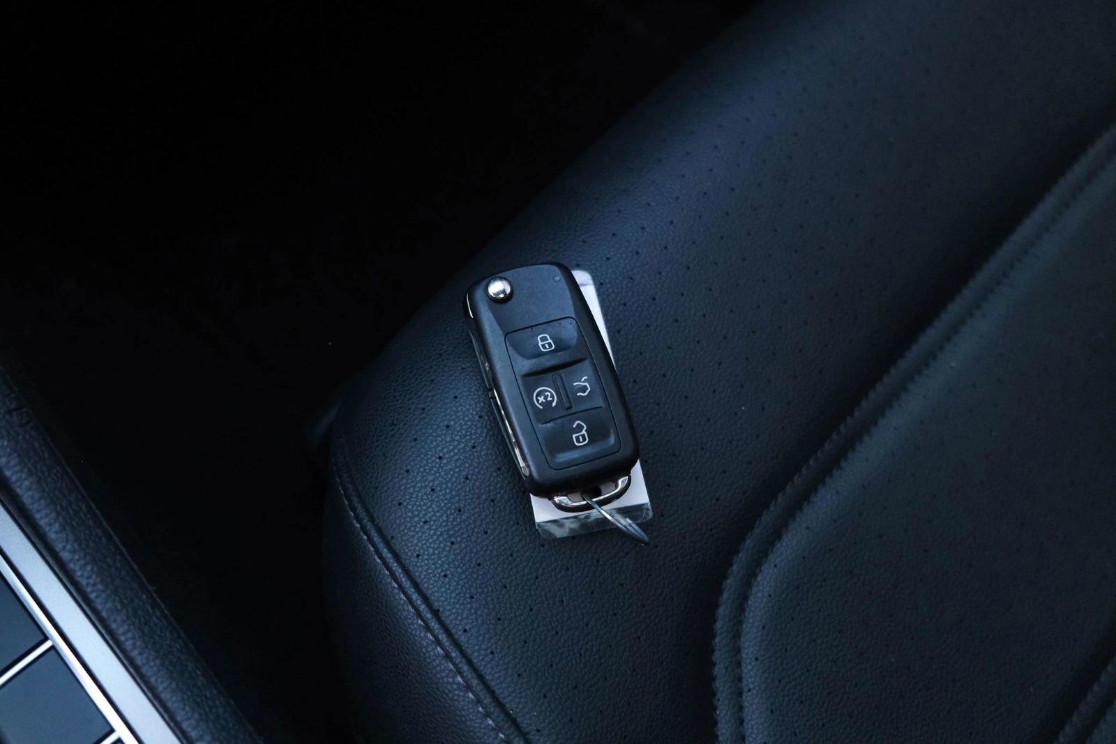 Used 2022 Volkswagen Passat 2.0T R-Line FWD image 36