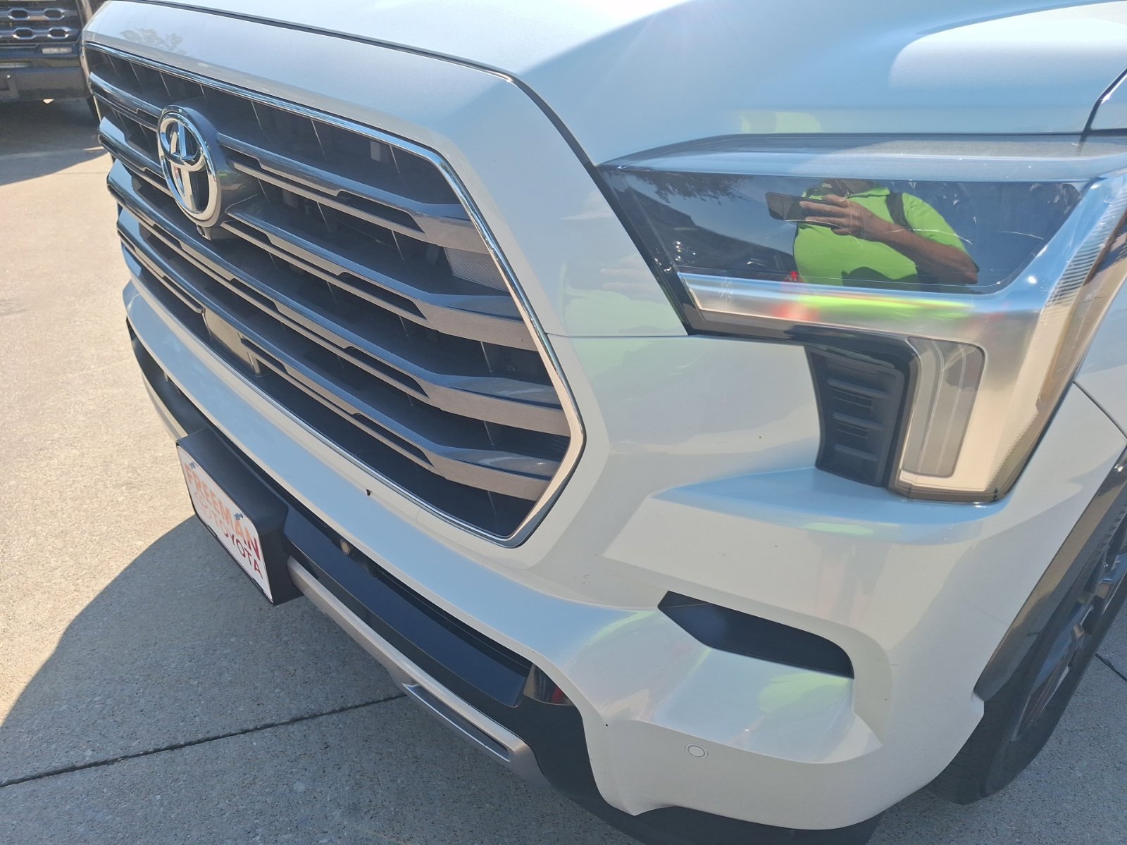 Used 2025 Toyota Sequoia Limited AWD/4WD image 10