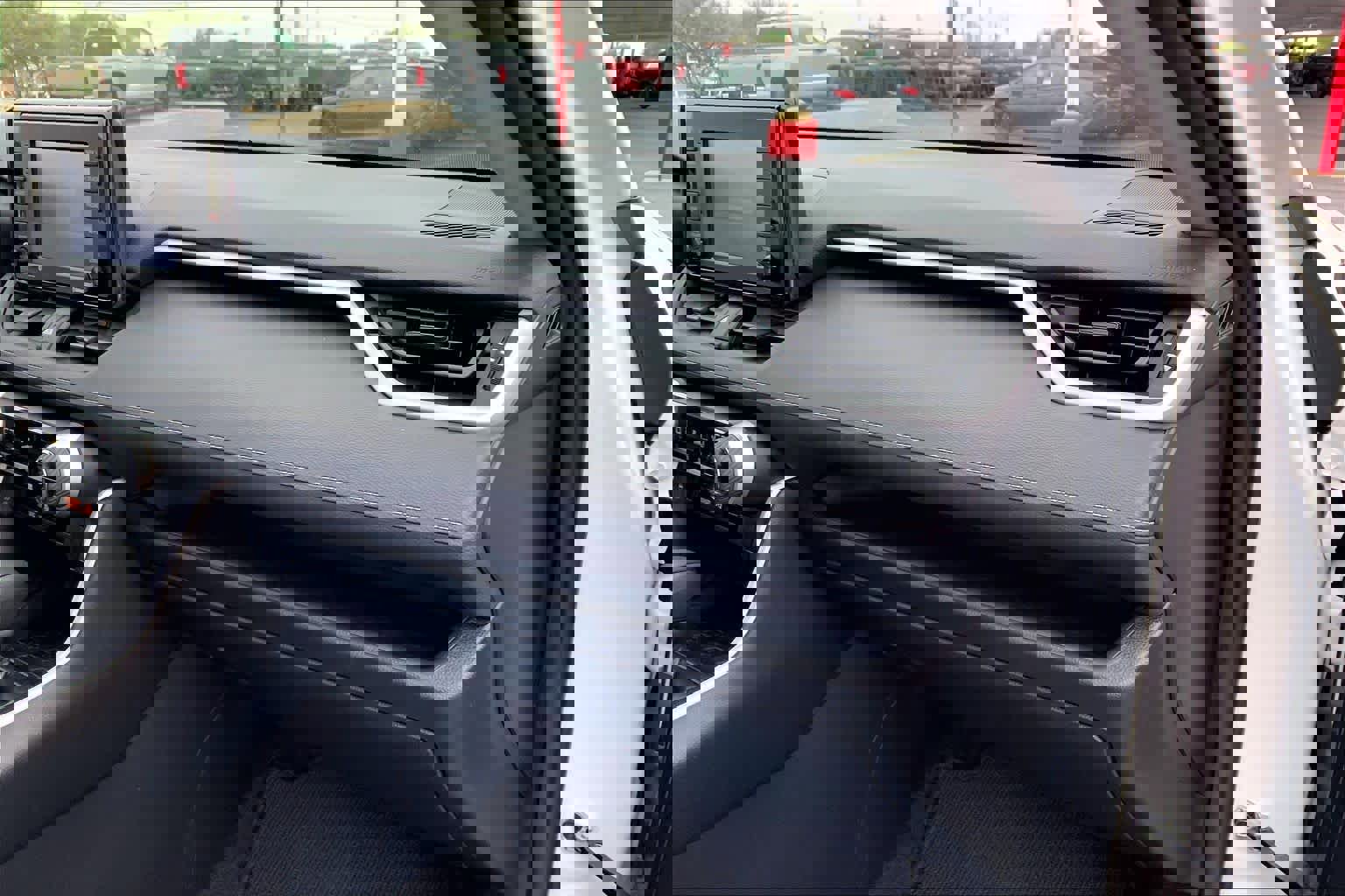 Used 2021 Toyota RAV4 XLE w/ Convenience Package AWD/4WD image 19